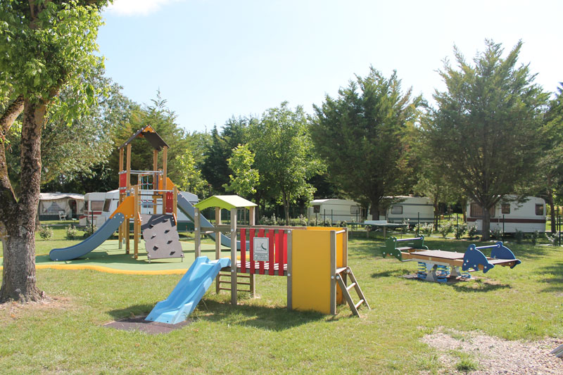 CAMPING 2 B LES BARDONNERIES - Poitou-Charentes - Sémussac visuel 3/3 CAMPING 2 B LES BARDONNERIES - Poitou-Charentes - Sémussac visuel 3/3