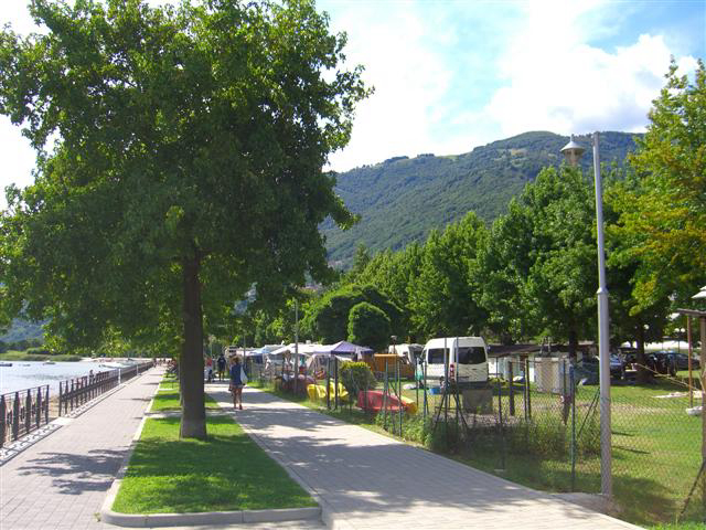 Au Lac de Como Lombardije - Sorico visuel 4/8 Au Lac de Como Lombardije - Sorico visuel 4/8