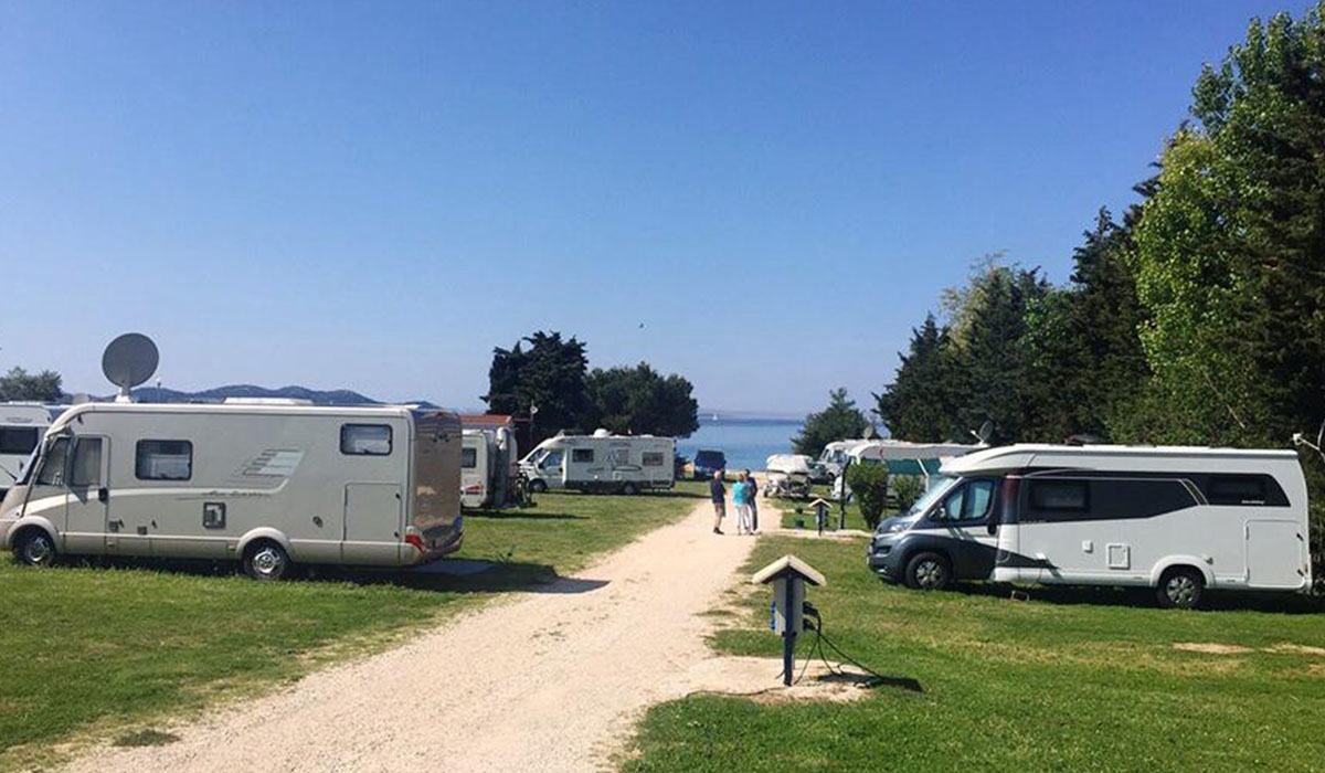 Autocamp Nordsee Dalmatië - Pakostane visuel 1/2 Autocamp Nordsee Dalmatië - Pakostane visuel 1/2