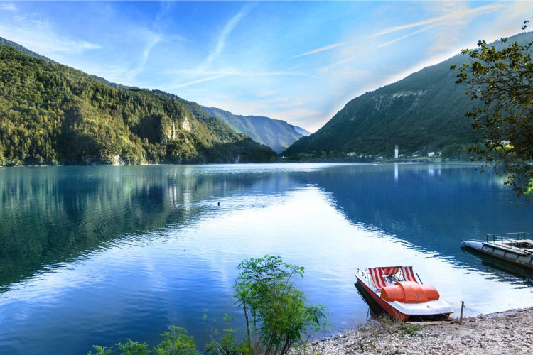 Lago Arsiè Venetië - Arsiè visuel 2/6 Lago Arsiè Venetië - Arsiè visuel 2/6