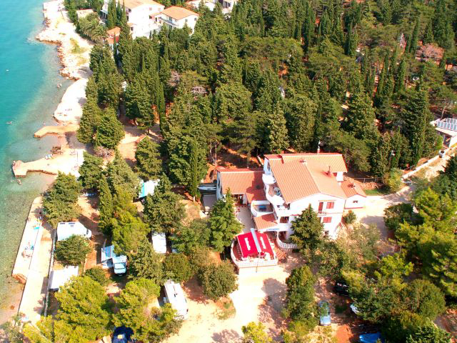 Camping Plantaza Dalmatië - Starigrad visuel 2/2 Camping Plantaza Dalmatië - Starigrad visuel 2/2