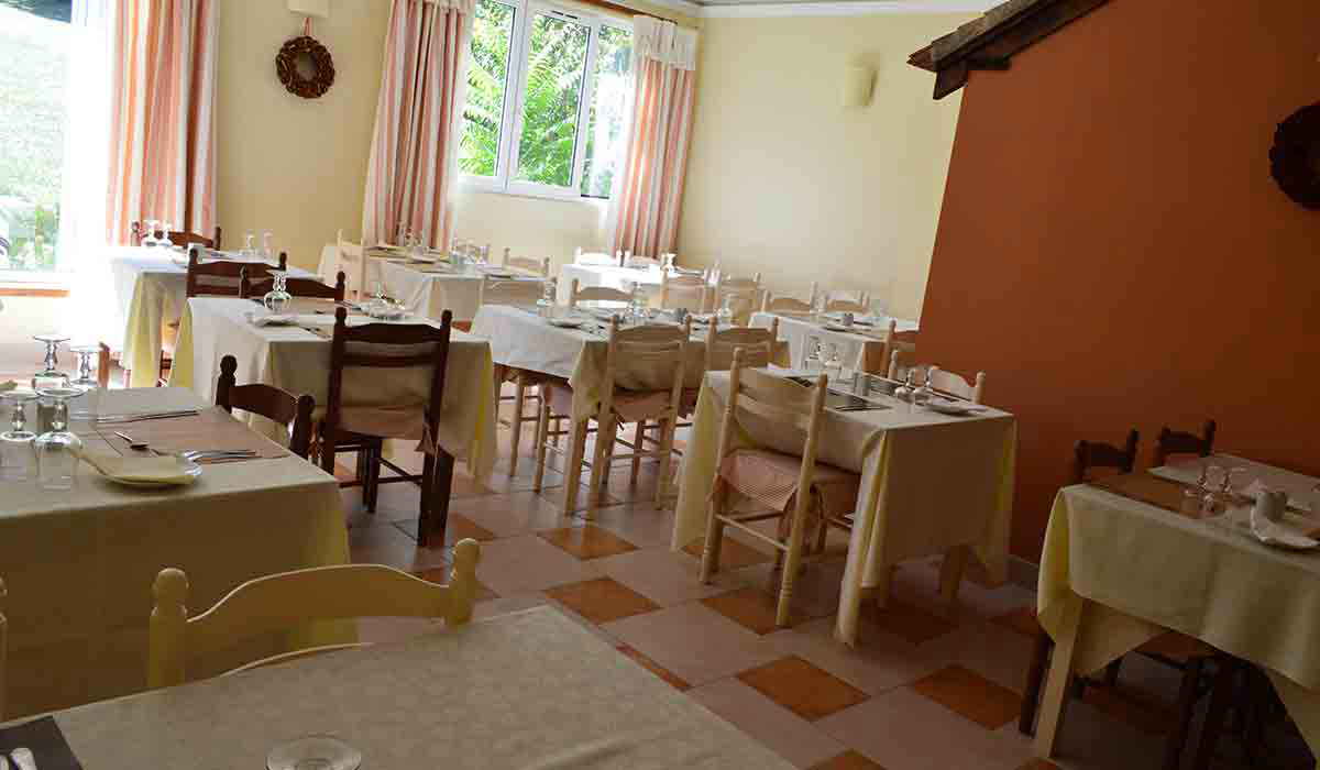 Château de Lacomté Country Club Midi-Pyreneën - Carlucet visuel 18/22 Château de Lacomté Country Club Midi-Pyreneën - Carlucet visuel 18/22