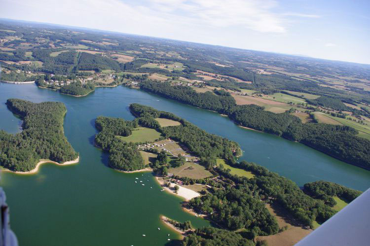 Domaine du Lac Auvergne - Saint-Gérons visuel 2/5 Domaine du Lac Auvergne - Saint-Gérons visuel 2/5
