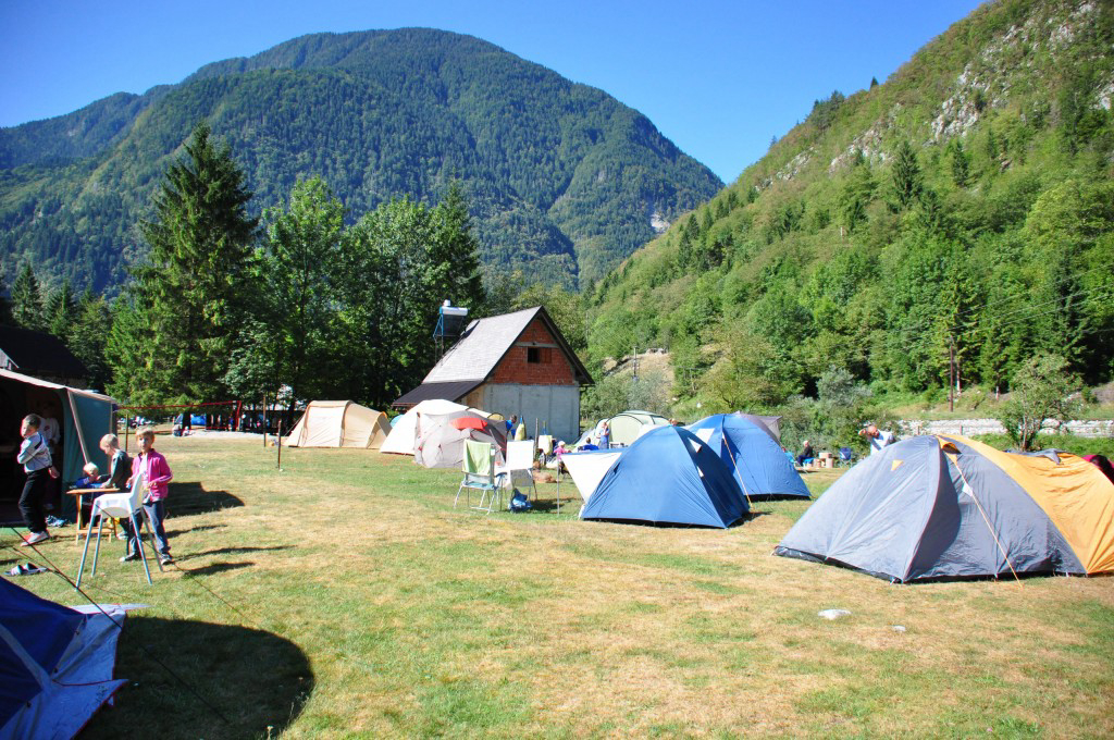 Kamp Jelincic Gorizia - Bovec visuel 2/3 Kamp Jelincic Gorizia - Bovec visuel 2/3