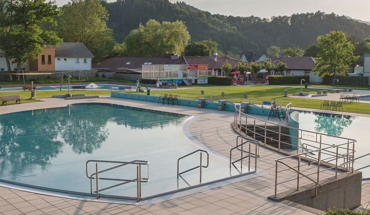 Kirchzarten Baden-Württemberg - Kirchzarten visuel 1/1 Kirchzarten Baden-Württemberg - Kirchzarten visuel 1/1