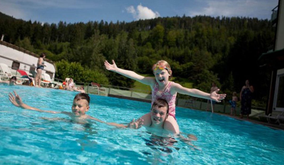 Kleinenzhof Baden-Württemberg - Slecht wildbad visuel 1/2 Kleinenzhof Baden-Württemberg - Slecht wildbad visuel 1/2