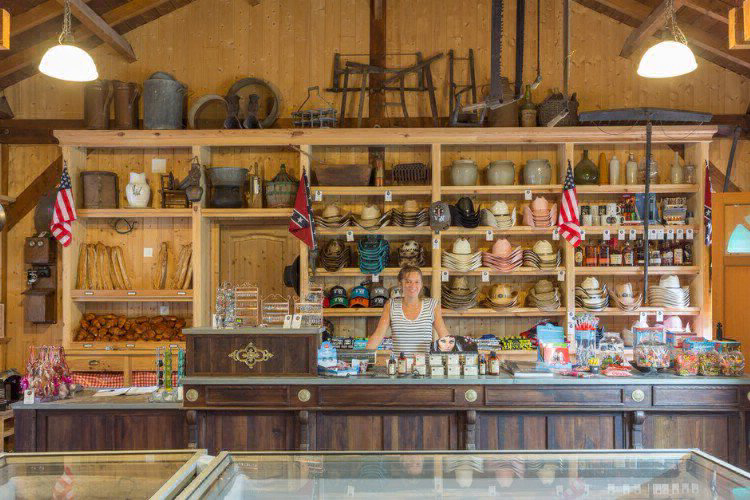 La Rotonde Le Village Western - Aquitaine - Hourtin visuel 7/13 La Rotonde Le Village Western - Aquitaine - Hourtin visuel 7/13