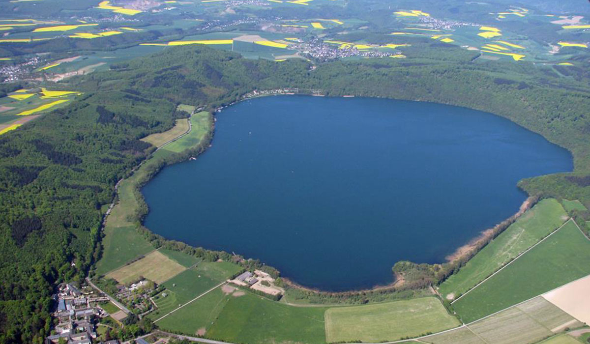 Laacher See Rijnland-Palts - Wassenach visuel 1/1 Laacher See Rijnland-Palts - Wassenach visuel 1/1
