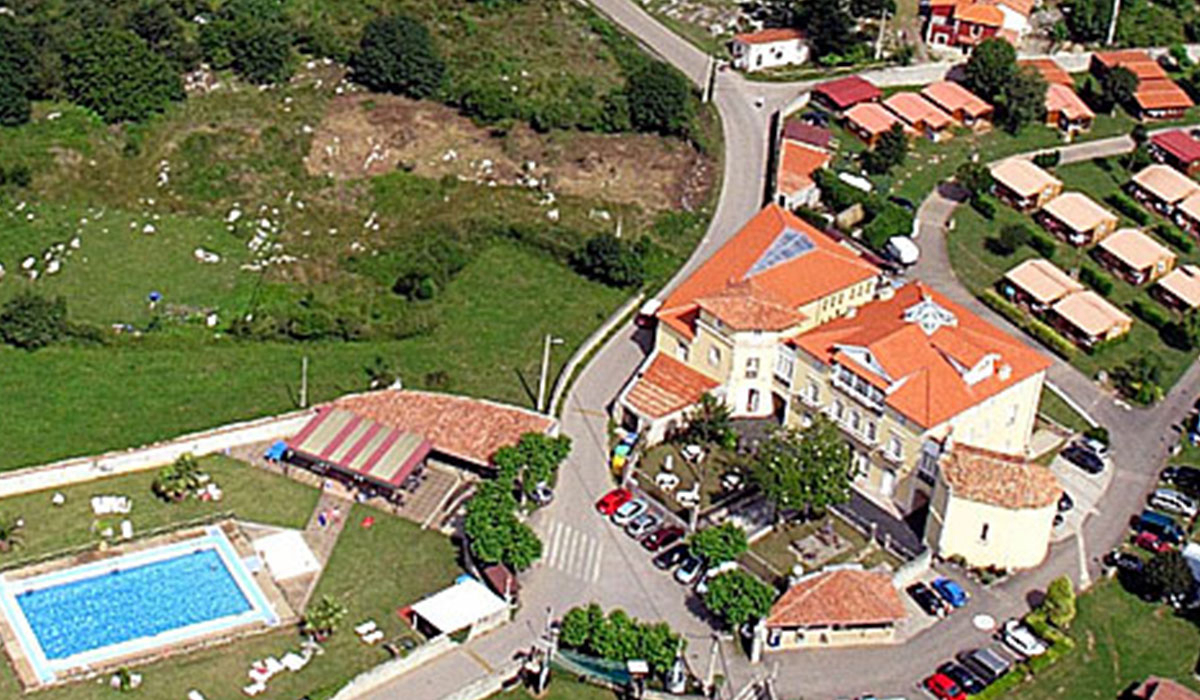 Palacio de Garaña Asturias - Llanes visuel 1/2 Palacio de Garaña Asturias - Llanes visuel 1/2
