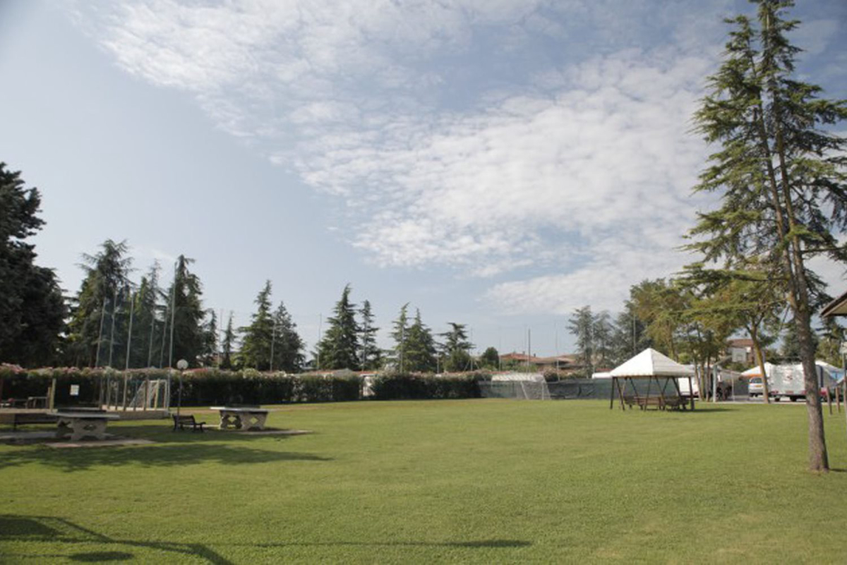 San Benedetto Lombardije - Peschiera del Garda visuel 6/17 San Benedetto Lombardije - Peschiera del Garda visuel 6/17