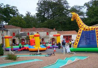 Château de la Forêt Pays de Loire - Saint-Julien-des-Landes visuel 8/10 Château de la Forêt Pays de Loire - Saint-Julien-des-Landes visuel 8/10