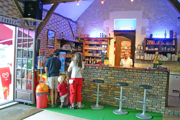 Château de la Rolandière Groot-Centrum - Trogues visuel 4/11 Château de la Rolandière Groot-Centrum - Trogues visuel 4/11