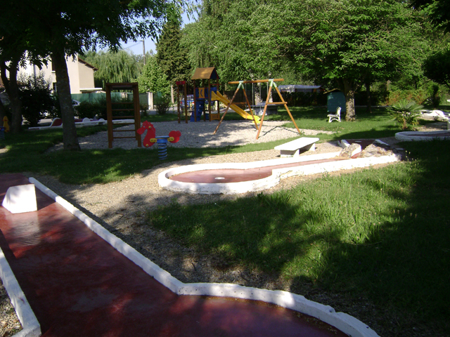 Camping des Ulèzes Rhône-Alpes - Saint-Donat-sur-l'Herbasse visuel 1/2 Camping des Ulèzes Rhône-Alpes - Saint-Donat-sur-l'Herbasse visuel 1/2
