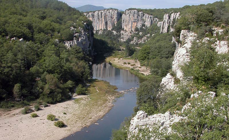 La Plage Fleurie Rhône-Alpes - Vallon-Pont-d'Arc visuel 9/9 La Plage Fleurie Rhône-Alpes - Vallon-Pont-d'Arc visuel 9/9