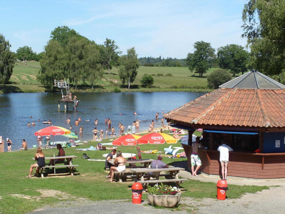 l'Air du Lac Limouqin - Saint-Hilaire-les-Places visuel 12/15 l'Air du Lac Limouqin - Saint-Hilaire-les-Places visuel 12/15
