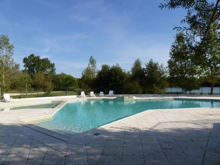 LE GRAND BLEU Poitou-Charentes - Sainte-Gemme visuel 1/1 LE GRAND BLEU Poitou-Charentes - Sainte-Gemme visuel 1/1