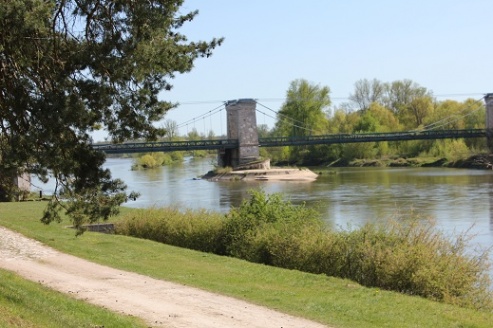 l'Ecluse des Combles Groot-Centrum - Châtillon-sur-Loire visuel 5/5 l'Ecluse des Combles Groot-Centrum - Châtillon-sur-Loire visuel 5/5