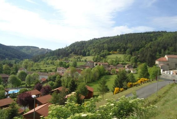Les Fauvettes Camping Minicipal - Auvergne - Saint-Préjet-d'Allier visuel 7/8 Les Fauvettes Camping Minicipal - Auvergne - Saint-Préjet-d'Allier visuel 7/8
