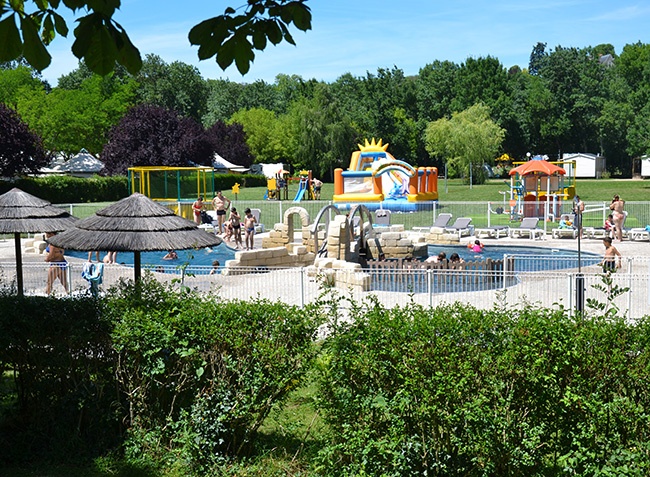 Camping Club Les Granges Groot-Centrum - Luynes visuel 2/11 Camping Club Les Granges Groot-Centrum - Luynes visuel 2/11