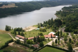 Les Reflets du Lac Midi-Pyreneën - Miélan visuel 1/4 Les Reflets du Lac Midi-Pyreneën - Miélan visuel 1/4