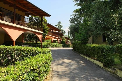 Sanghen Lombardije - Manerba del Garda visuel 7/9 Sanghen Lombardije - Manerba del Garda visuel 7/9
