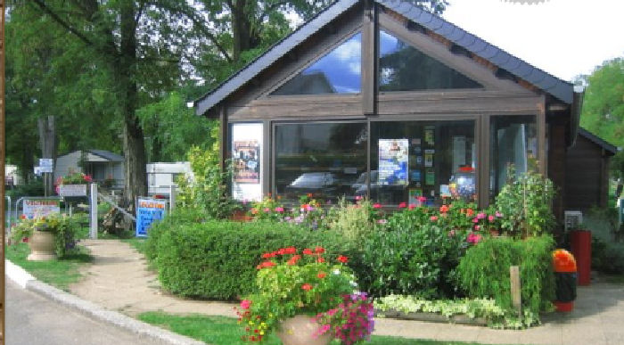 Camping Touristique de Gien Groot-Centrum - Poilly-lez-Gien visuel 4/9 Camping Touristique de Gien Groot-Centrum - Poilly-lez-Gien visuel 4/9