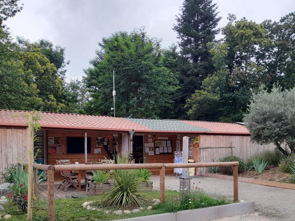Les Chataigniers Rhône-Alpes - Les Vans visuel 3/5 Les Chataigniers Rhône-Alpes - Les Vans visuel 3/5