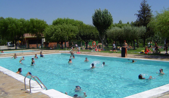 Camping Fuente de Regrustan - Grijs