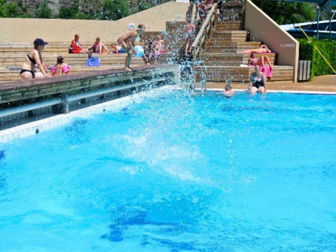 Camping - Le Bourg-d'Oisans - Rhône-Alpes - Le Colporteur Camping - Le Bourg-d'Oisans - Rhône-Alpes - Le Colporteur