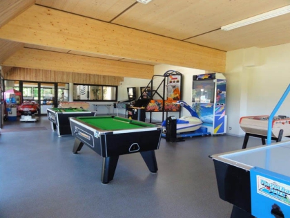 Camping du Haras background-poster