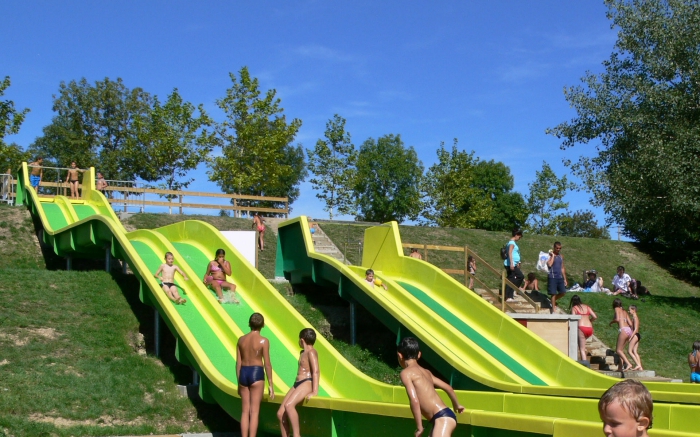 Camping Base De Loisirs Du Moulin - Meyrieu-les-Étangs