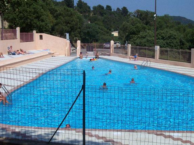 Camping PARC RESIDENTIEL DE LOISIRS LES CANEBIERES - Le Muy