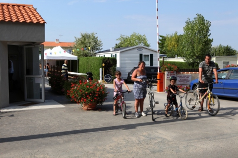 Camping - Notre-Dame-de-Monts - Pays de Loire - Le Pont D'yeu Camping - Notre-Dame-de-Monts - Pays de Loire - Le Pont D'yeu