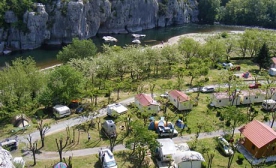 Camping Les Actinidias - Berrias en Casteljau